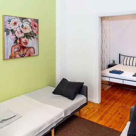 Апартаменты Agias Sofias Promenade